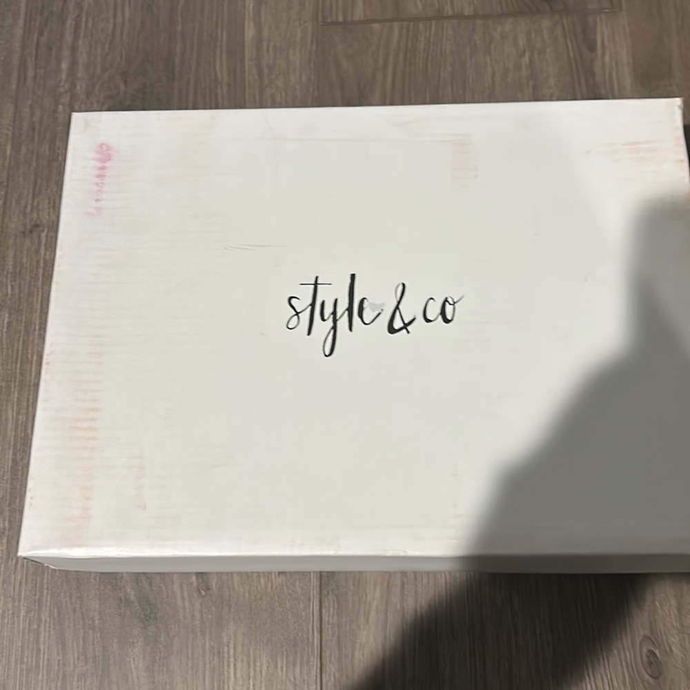 Style & Co - Picture 2 of 10